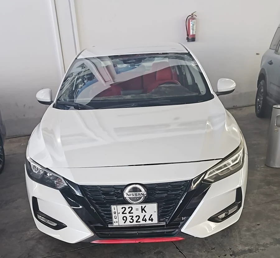 Nissan Sentra 2024 White 4