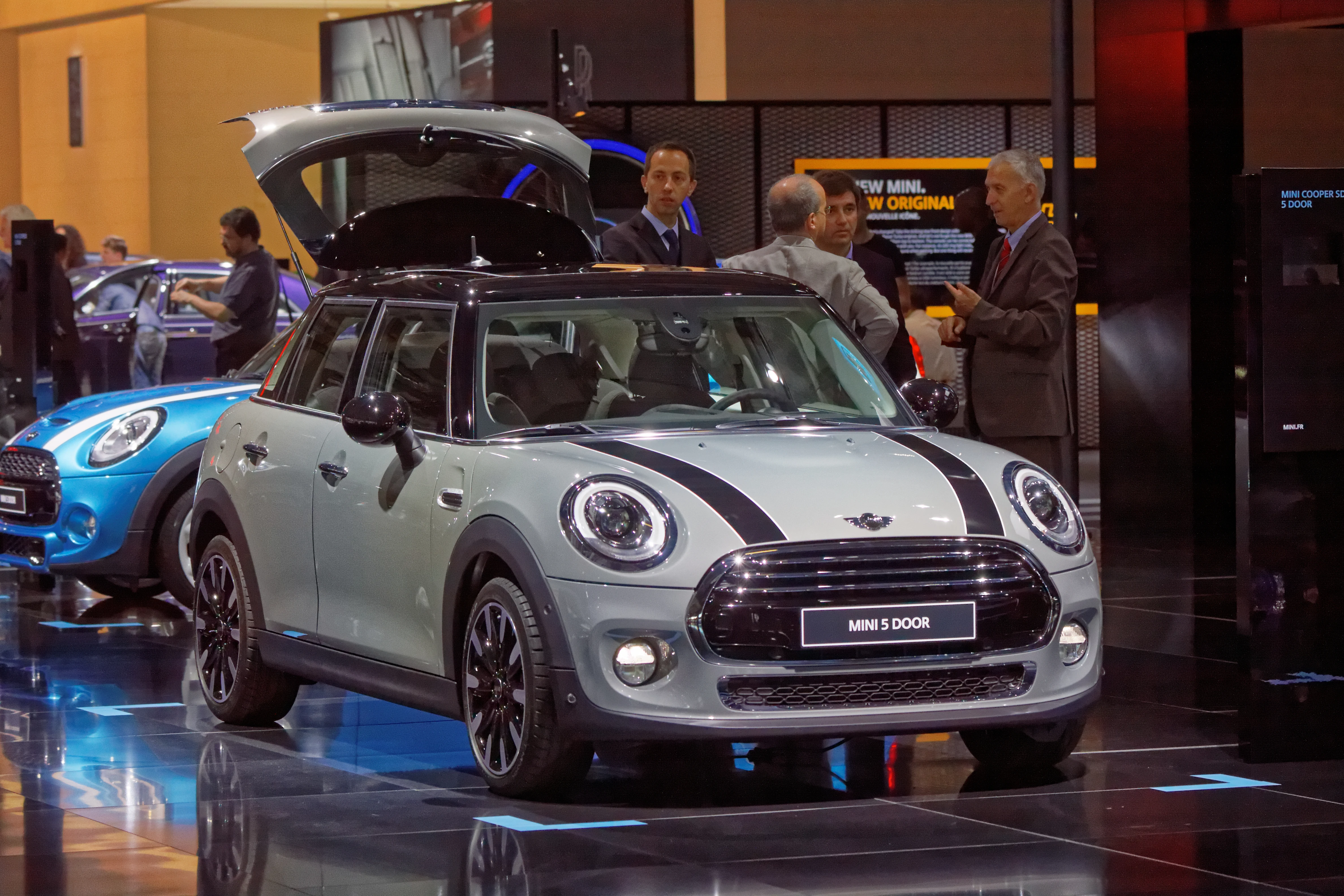 MINI Cooper S 4-Door 2021 Red 2