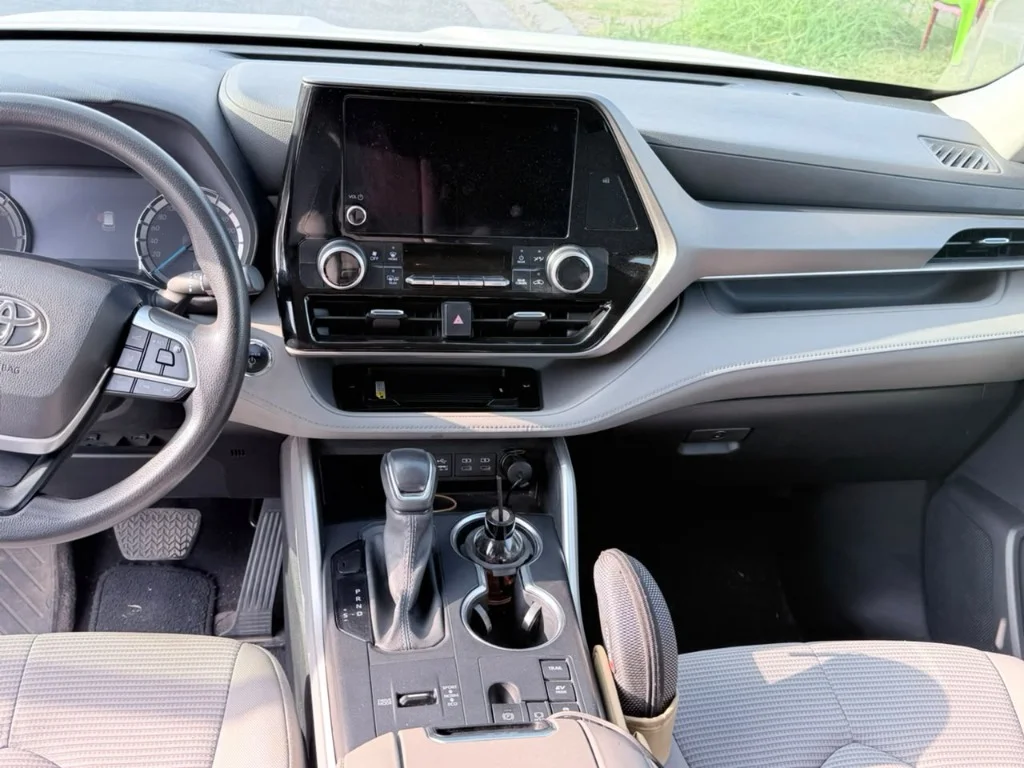Toyota Highlander Hybrid 2023 4